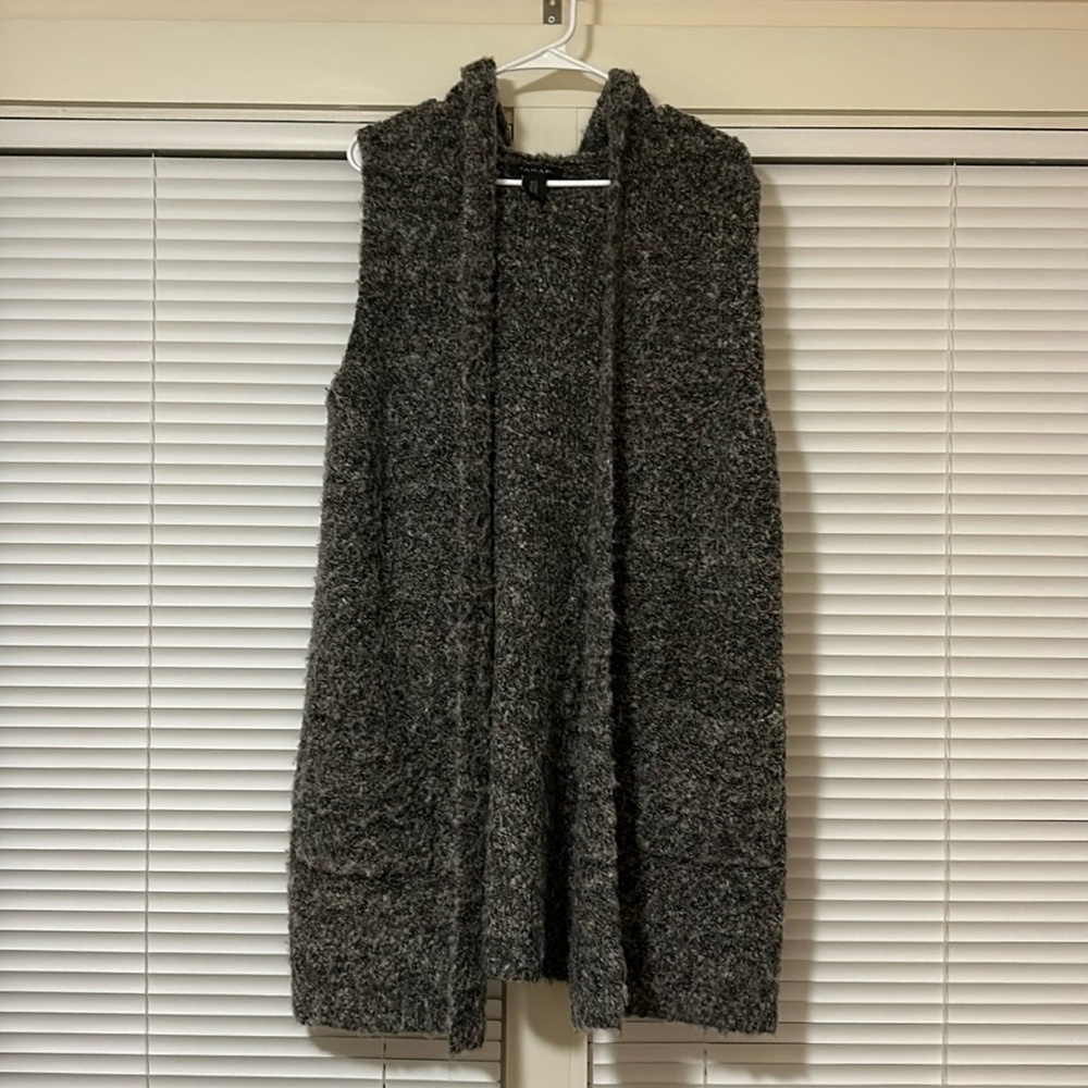 Tahari sweater vest - women’s